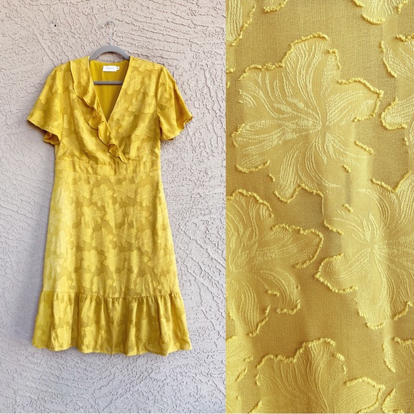 orange creek Dresses & Skirts - ORANGE CREEK Mustard Yelllw Textured Floral Chiffon Ruffle V Neck Midi Dress M